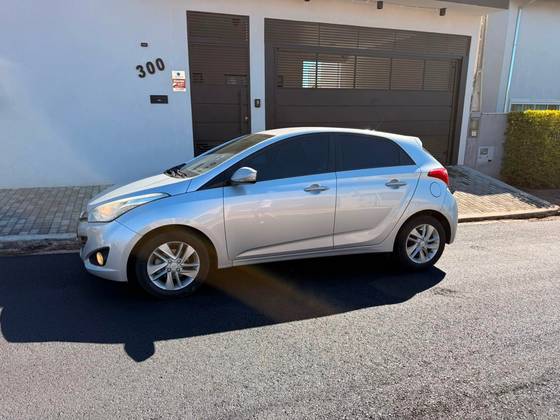 HYUNDAI HB20 1.6 PREMIUM 16V FLEX 4P MANUAL HYUNDAI HB20 1.6 PREMIUM 16V FLEX 4P MANUAL